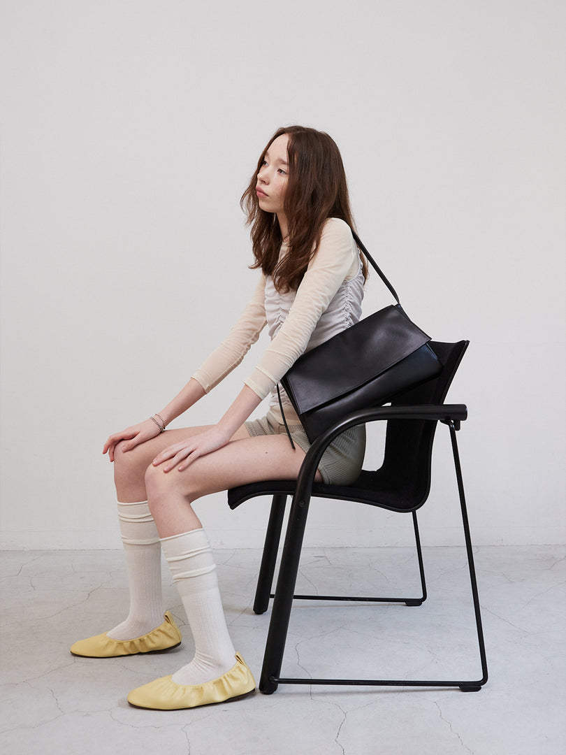 Anzu Flap Bag Black