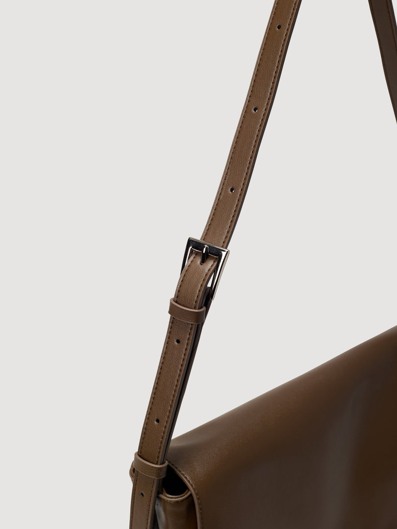 Anzu Flap Bag Brown