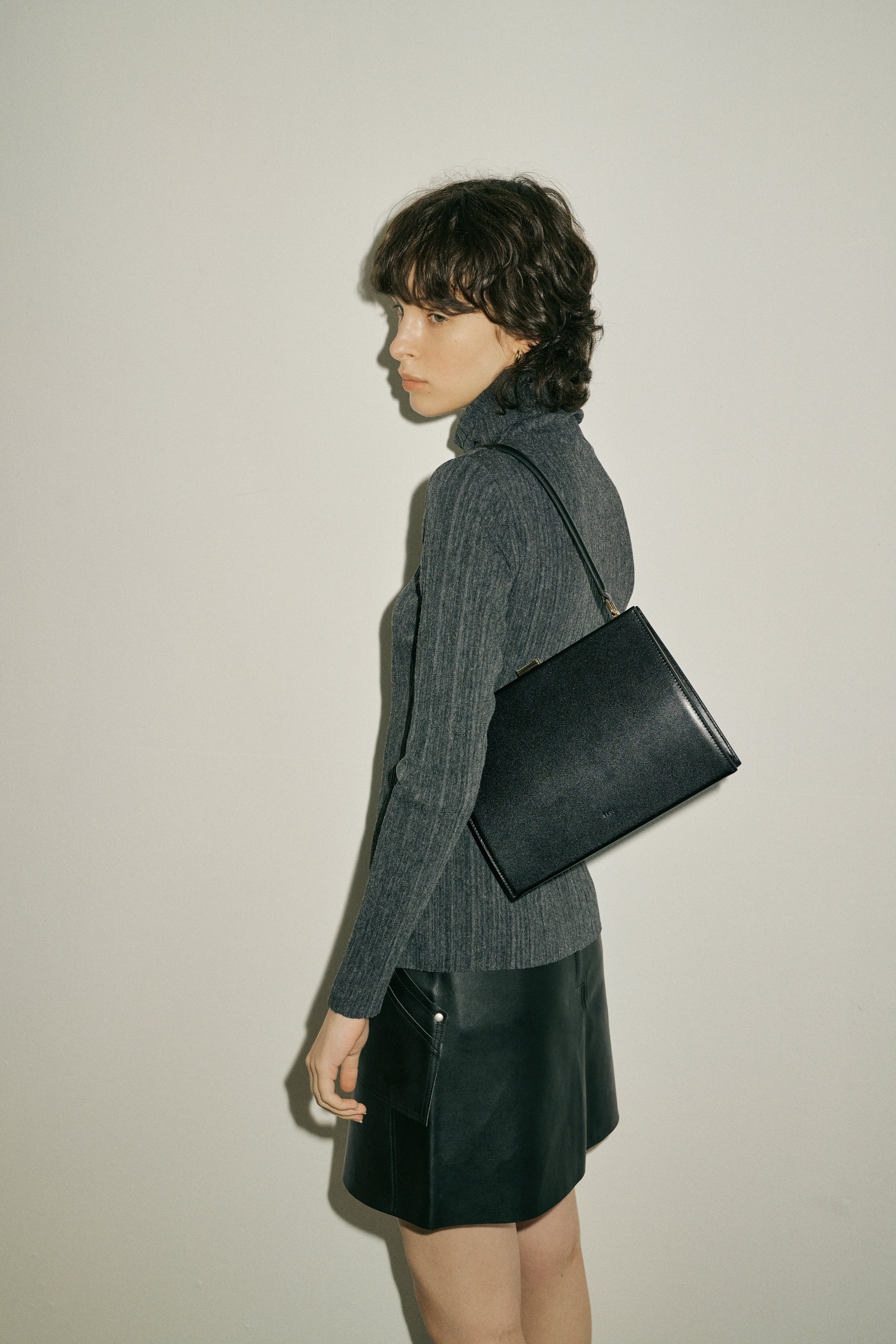 mona & sage frame bags
