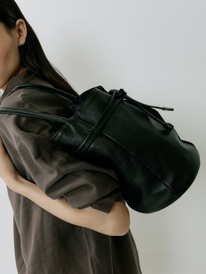 [Ships as available from 10/24] Tulip Bucket Bag Black