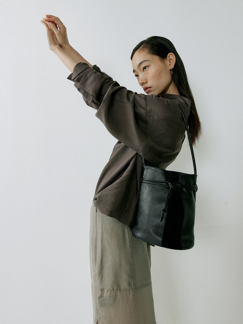 [Ships as available from 10/24] Tulip Bucket Bag Black
