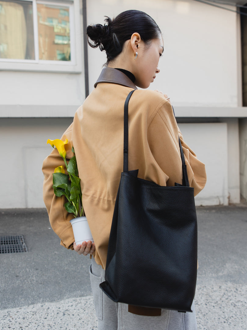Calla Leather Bucket Bag Black