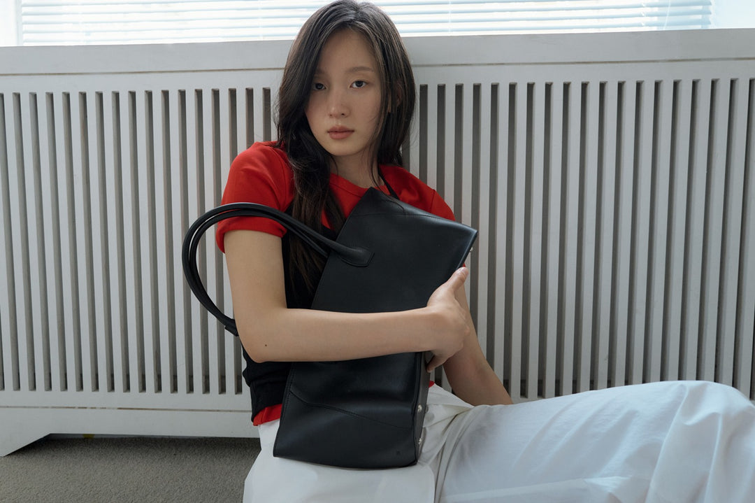 [Pre-order · Ships from Jun 22] Mag Leather Tote Bag Black