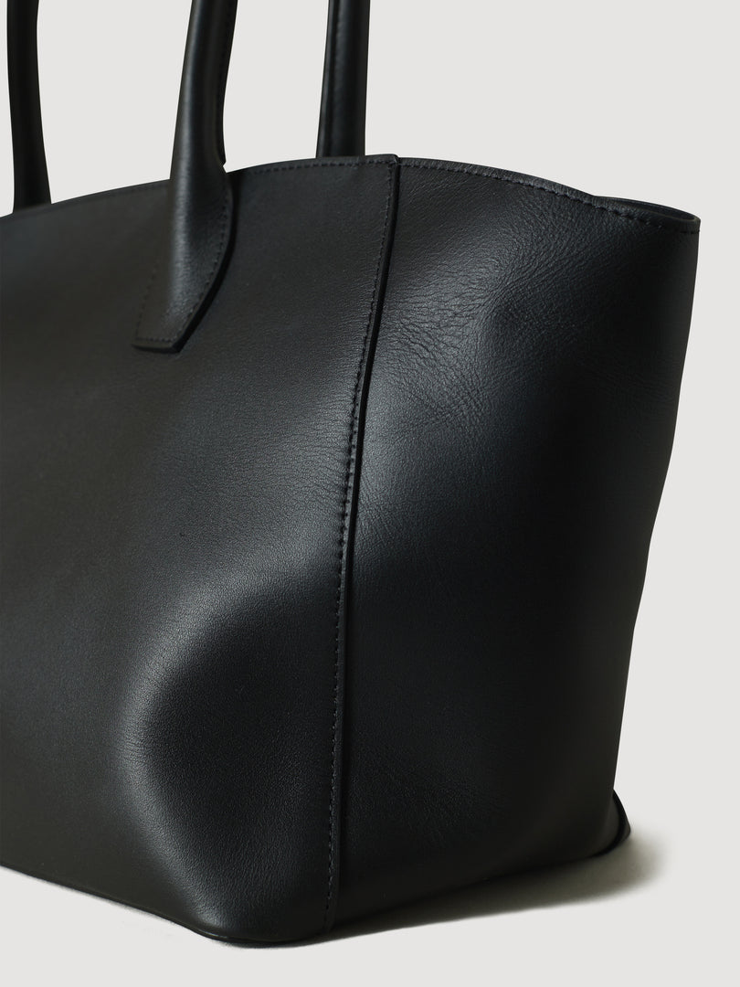 [Pre-order · Ships from Jun 22] Mag Leather Tote Bag Black