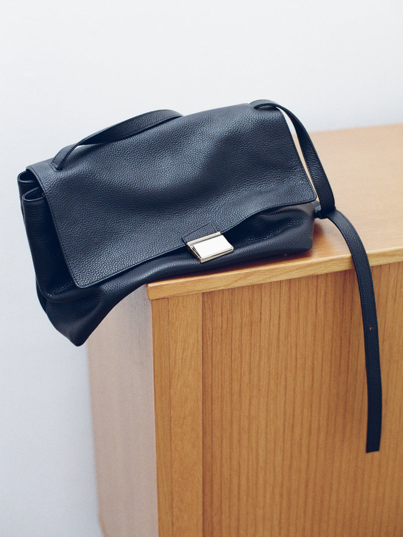 [Pre-order · Ships from Dec 26] Delfi Satchel Bag Large Black